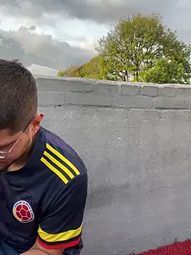 mirallesandbig online show from October 20, 9:59 pm