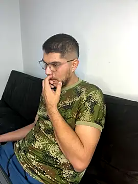 mirallesandbig online show from December 1, 10:21 pm