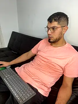 mirallesandbig online show from December 4, 10:31 pm