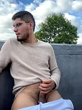 mirallesandbig online show from November 2, 9:20 pm