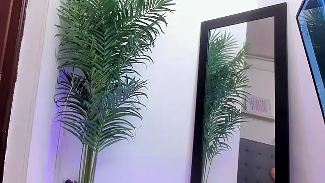 Snapshot of harper_brown1 chatting on October 30, 4:33 am harper brown1 online show from October 30, 4:33 am