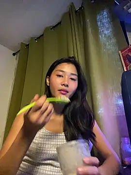 Snapshot of De_amore chatting on July 19, 3:04 am De amore online show from July 19, 3:04 am