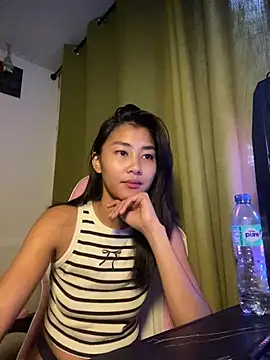 Snapshot of De_amore chatting on June 26, 2:17 am De amore online show from June 26, 2:17 am