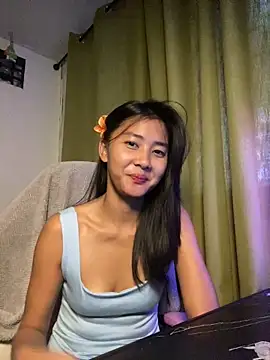 Snapshot of De_amore chatting on June 18, 2:21 am De amore online show from June 18, 2:21 am