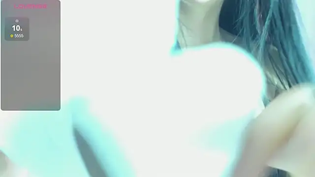 Snapshot of little__Chloee_ chatting on December 3, 4:24 am little Chloee online show from December 3, 4:24 am