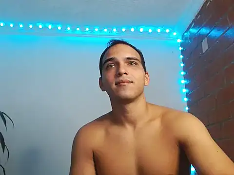 Maax3023 online show from October 20, 1:11 pm