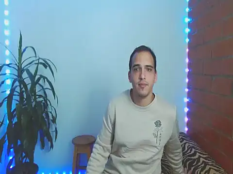 Maax3023 online show from October 28, 5:12 pm