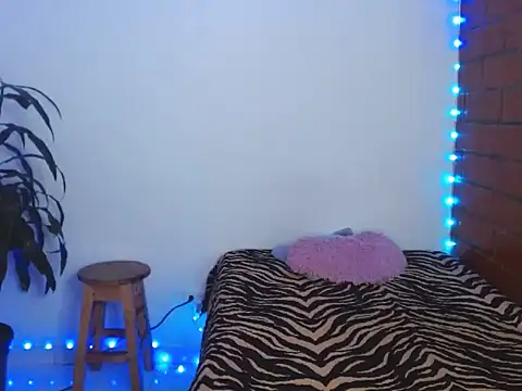 Maax3023 online show from October 26, 2:06 pm