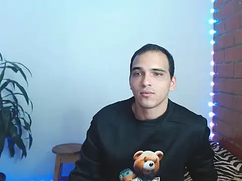 Maax3023 online show from October 27, 4:19 pm