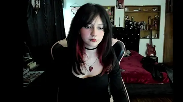 Maki Zein  online show from April 25, 11:02 pm