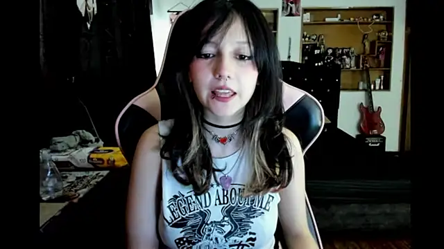 Maki Zein  online show from March 5, 10:59 pm