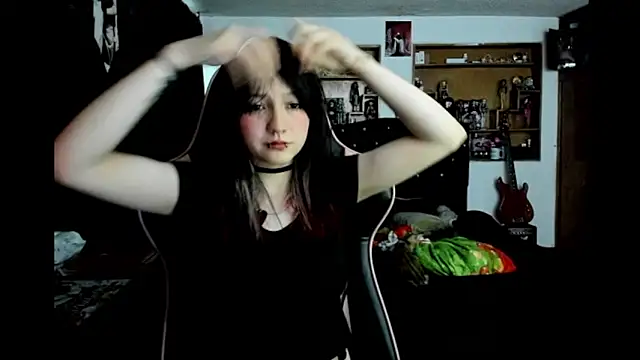 Maki Zein  online show from January 15, 10:57 pm