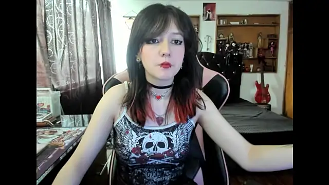 Maki Zein  online show from November 5, 4:10 pm