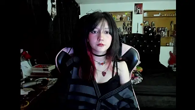 Maki Zein  online show from March 21, 3:41 am