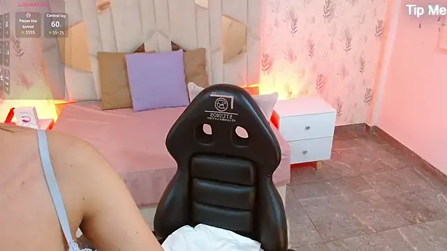 Snapshot of MARIANA_TAY1 chatting on October 23, 3:05 am MARIANA TAY1 online show from October 23, 3:05 am