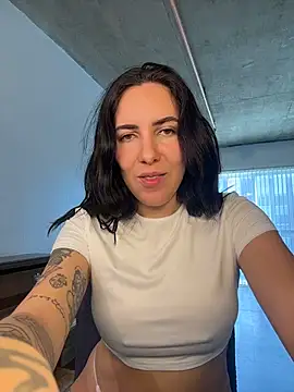 Lolathebaddie online show from February 17, 5:43 pm