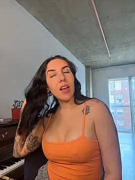 Lolathebaddie online show from February 24, 5:14 pm