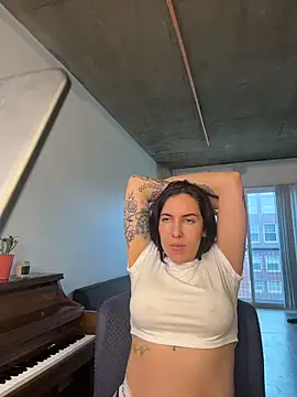 Lolathebaddie online show from March 3, 5:09 pm