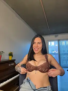 Lolathebaddie online show from February 20, 12:29 am