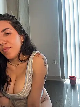 Lolathebaddie online show from May 26, 3:43 pm