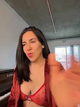 Lolathebaddie online show from February 13, 9:15 pm