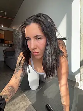 Lolathebaddie online show from November 3, 4:21 pm