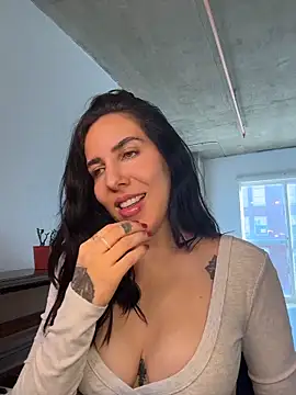 Lolathebaddie online show from March 17, 4:21 pm