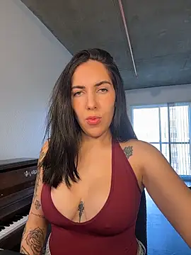 Lolathebaddie online show from February 6, 9:44 pm