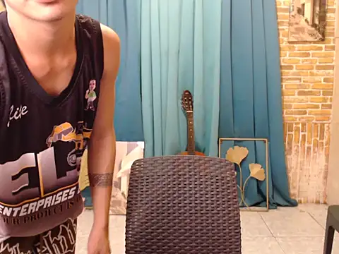 boy raphael online show from October 22, 4:45 am