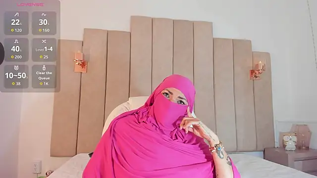 Snapshot of _naylaa_ chatting on November 23, 1:04 am naylaa online show from November 23, 1:04 am