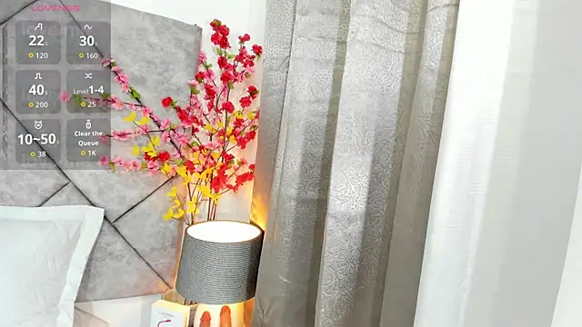  naylaa  online show from April 22, 3:02 am