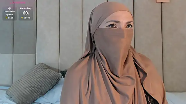 Snapshot of _naylaa_ chatting on November 15, 10:36 pm naylaa online show from November 15, 10:36 pm