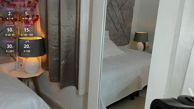  naylaa  online show from April 15, 3:12 am