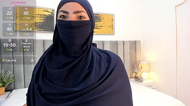 Snapshot of _naylaa_ chatting on November 9, 3:21 am naylaa online show from November 9, 3:21 am