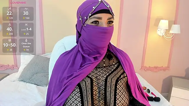 Snapshot of _naylaa_ chatting on June 16, 3:06 am naylaa online show from June 16, 3:06 am
