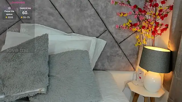  naylaa  online show from April 16, 3:07 am