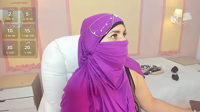Snapshot of _naylaa_ chatting on April 26, 3:04 am naylaa online show from April 26, 3:04 am