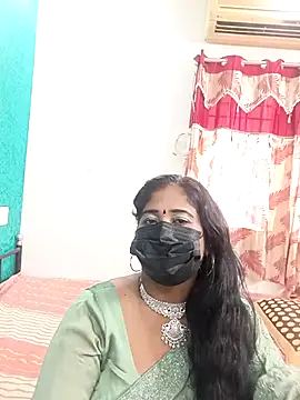 Snapshot of tamil-aunt chatting on October 13, 4:25 am tamil-aunt online show from October 13, 4:25 am