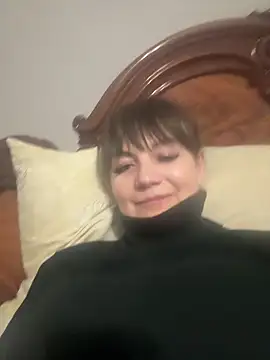 Butterfly8385 online show from April 10, 8:05 pm