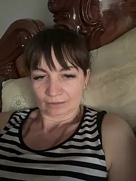 Snapshot of Butterfly8385 chatting on May 11, 4:04 pm Butterfly8385 online show from May 11, 4:04 pm