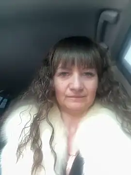 Butterfly8385 online show from November 6, 9:35 am