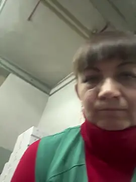 Butterfly8385 online show from December 19, 11:34 am