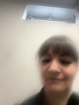 Butterfly8385 online show from November 28, 10:37 am