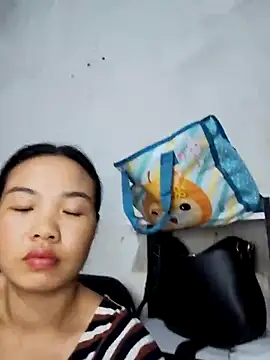 Snapshot of pusi_xinh chatting on October 16, 6:54 am pusi xinh online show from October 16, 6:54 am