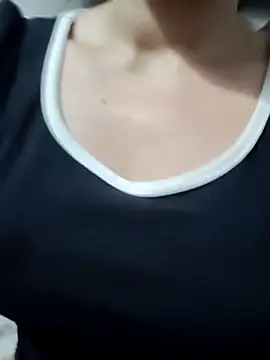 Snapshot of pusi_xinh chatting on October 14, 3:01 pm pusi xinh online show from October 14, 3:01 pm