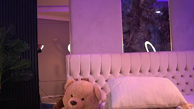 LuxenNoir online show from January 17, 6:50 am