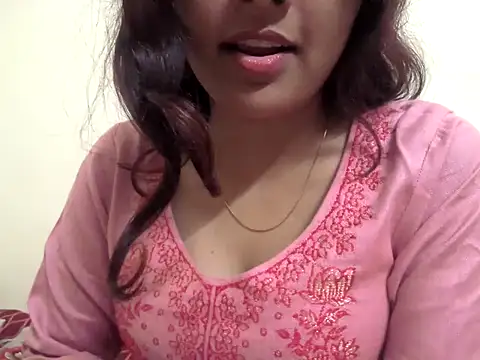 Snapshot of queen-_nazia chatting on November 11, 2:12 pm queen- nazia online show from November 11, 2:12 pm