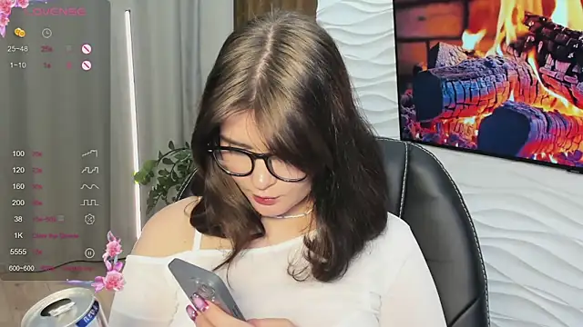 Mori Girll online show from November 21, 1:10 pm