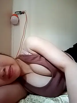 tuongvycute online show from October 24, 4:00 am