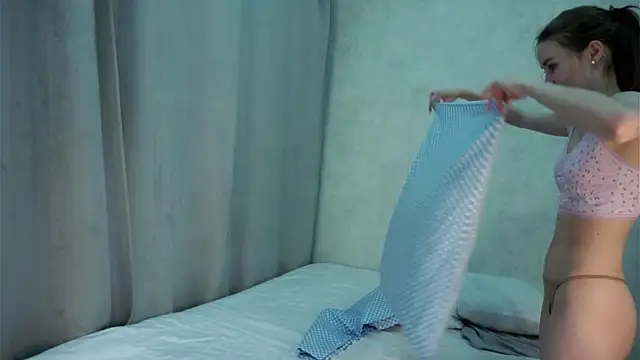 MonetLeitman online show from April 13, 11:53 pm